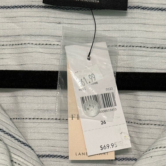 Lane Bryan Relaxed Crop Button-Down Shirt - Picture 2 of 6